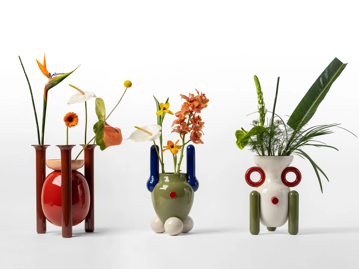 EXPLORER VASES