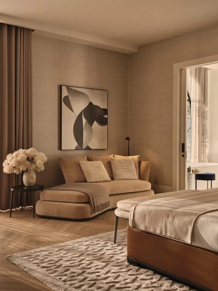 The Whiteley — Maxalto